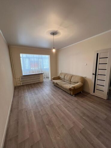 продается 1 комнатная квартира в бишкеке: 1 комната, 35 м², 105 серия, 1 этаж, Старый ремонт