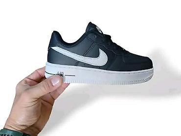 Patike: Nike Air Force 1 niske patike – crno/belo izdanje - Klasičan AF1 — 1