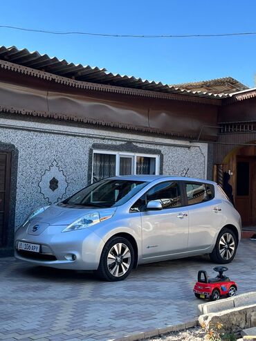 Nissan: Nissan Leaf: 2013 г., Робот, Электромобиль, Хетчбек