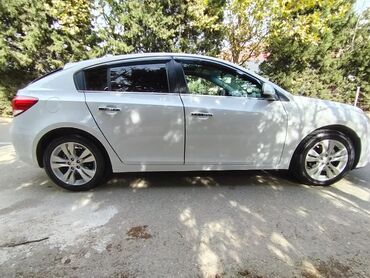 Chevrolet: 14500AZN satılır maşın Bakidədir. Chevrolet cruze hackbek. Merkezi — 2