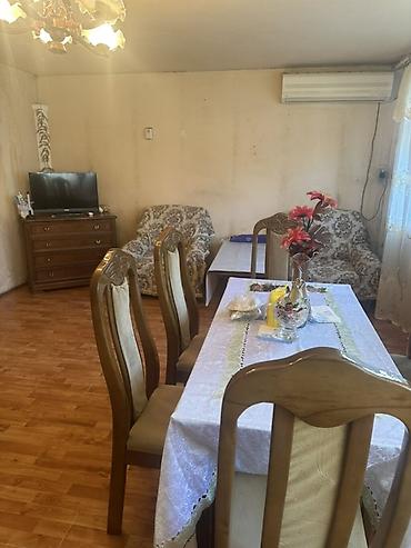 Mənzillər: 3 otaqlı mənzil – tam mebelli - Plan: geniş zal, ayrıca yataq otağı — 8