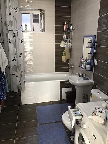 Продажа полдома: Дом находится в центре города, вблизи дома расположены школы, БГУ — 8