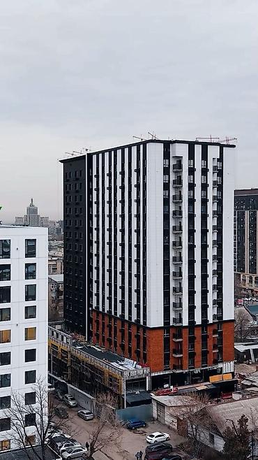 село боконбаева: 3 комнаты, 130 м², Боконбаева/Уметалиева Элитка, 13 этаж, ПСО (под самоотделку) — 2