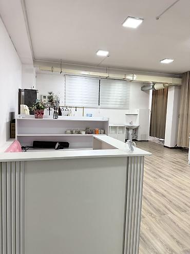 Аренда кабинетов в салонах красоты: Сдаются рабочие места в бьюти-студии ✨ Кушеткиманикюрные столы 📍 — 4