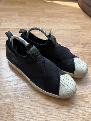 где можно продать серебро в баку: Adidas slip-on Superstar, Ölçü 41-42 Original məhsuldur Bakıdan
