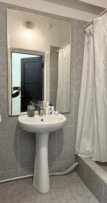 купить диспенсеры для бумажных полотенец: Продаю раковину со смесителем 4000 и без 3000. Торга нет. Самовывоз