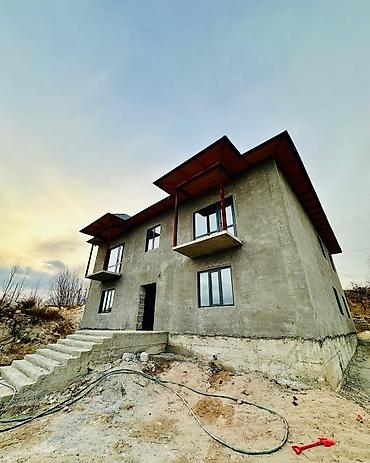 Продажа коттеджей и домов: Двухэтажный дом с панорамными окнами и выносными балконами - — 1