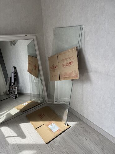 продаю оборудование для салона красоты: Продаю все оборудование для салона: Большой шкаф для красок 5000