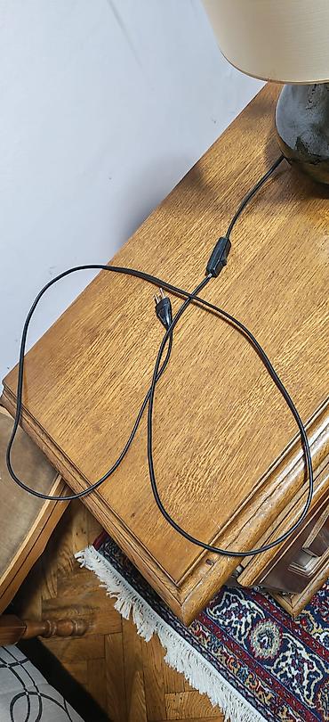 trpezar: Dekorativna keramicka stona lampa izuzetnog kvaliteta u dobrom stanju — 7