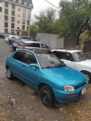 Mazda: Mazda 121: 1991 г., 1.3 л, Механика, Бензин