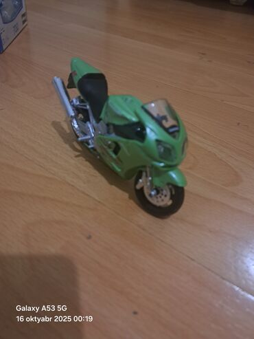 Oyuncaqlar: Ucu bir yerde 100 manat tek tek satilir — 9