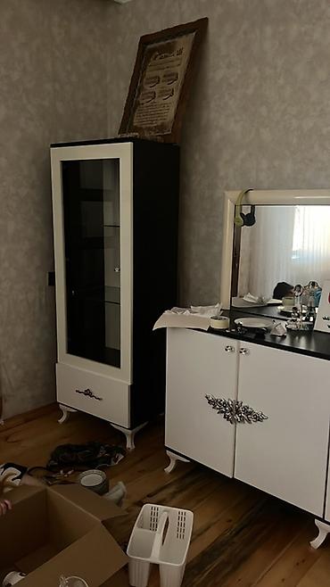 abedni dest: Mebel dəsti – qonaq otağı və yataq otağı üçün Tərkibi: - Vitrin şkaf — 1