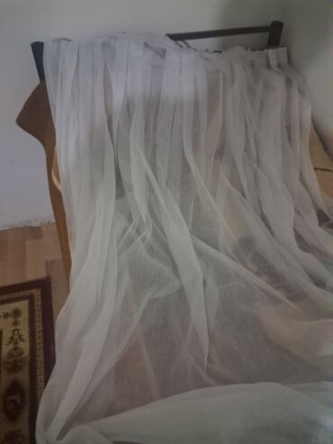 Pərdə və tüllər: 20 yə yaxın pərdə var, hamısını alana 50% endirim olacaq, cürbəcür — 8