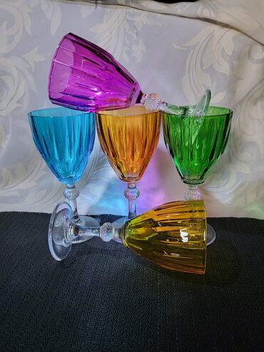 Čaše: Case diamond za vino. Case nove,fabricka boja stakla,sve na njima — 5