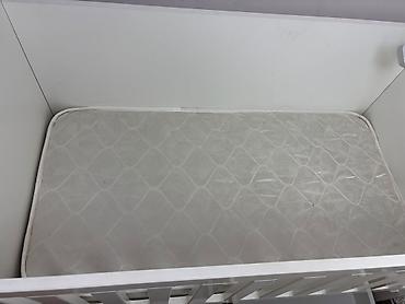 antik beşik: Ağ rəngli beşik-komod kombini - Material: MDF/laminat konstruksiya — 2