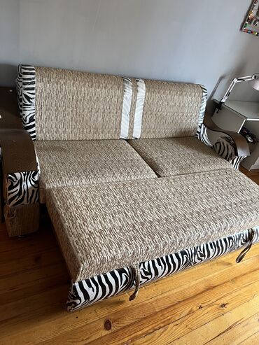 гостинные столы и стулья: Диван-кровать