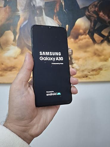 iphone 13 pro green: Samsung Galaxy A30, 64 GB, rəng - Qara, İki sim kartlı — 1