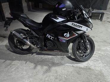 алюминий кузов: Спортбайк Yamaha, 250 куб. см, Бензин, Взрослый