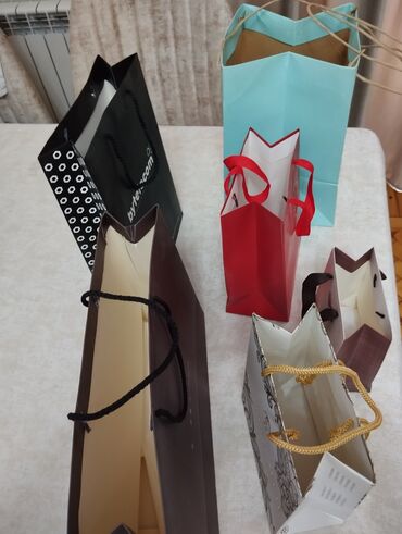 Digər: Kutu sumkaları 6 edər hamsı bir yerdə 5 azn — 11