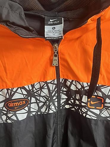 Kurtkalar: Nike Dri-FIT “Air Max” kapüşonlu yüngül jaket - Ölçü: XL (etiketdə — 2