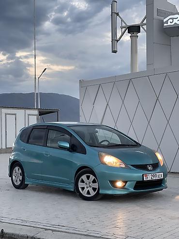 тоталка ош: Honda Fit: 2011 г., 1.5 л, Автомат, Бензин, Хэтчбэк — 1