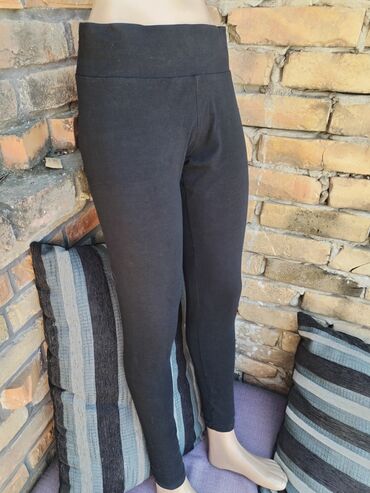helanke koje podizu zadnjicu: Styled helanke vel M
Kao nove