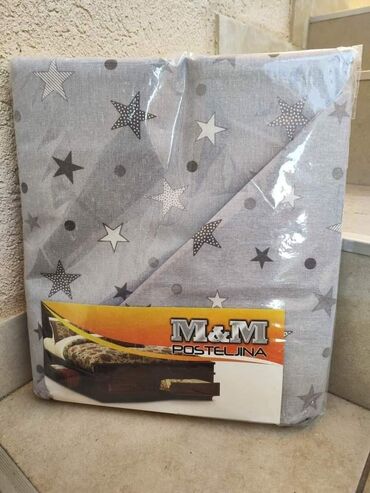 Posteljina: Cena 2400 din Pamučna posteljina Sadrzaj seta: -materijal 100% — 13