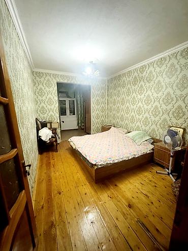 qurtulus 93 evler: 4 otaqlı mənzil – geniş və işıqlı - Plan: qonaq otağı, ayrıca mətbəx — 8