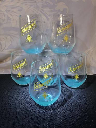 Čaše: Case nove Schweppes. Nove case,sve na njima odsjaj 9d svetla. Komada na lalafo.rs — 1 Čaše: Case nove Schweppes. Nove case,sve na njima odsjaj 9d svetla. Komada — 1