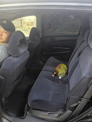 Honda Stream: 2001 г., 1.7 л, Механика, Бензин, Универсал — 9