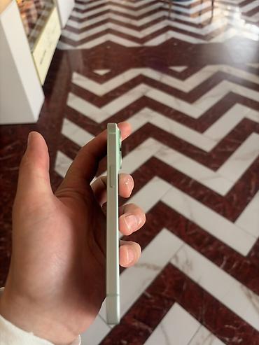 iphone cable: IPhone 15, цвет Mint (светло‑зеленый) - Экран 6.1" Super Retina XDR с — 2