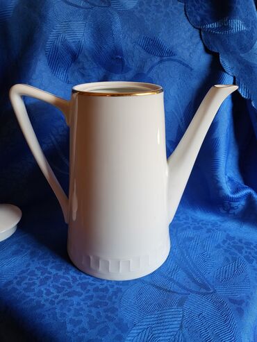 Čajnici: Bokal nov 70te Poljska wawel porcelan. Visina. 21cm na lalafo.rs — 7 Čajnici: Bokal nov 70te Poljska wawel porcelan. Visina. 21cm — 7