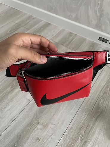 Сумки: Поясная сумка (бананка) красная с логотипом Nike - Компактная — 3