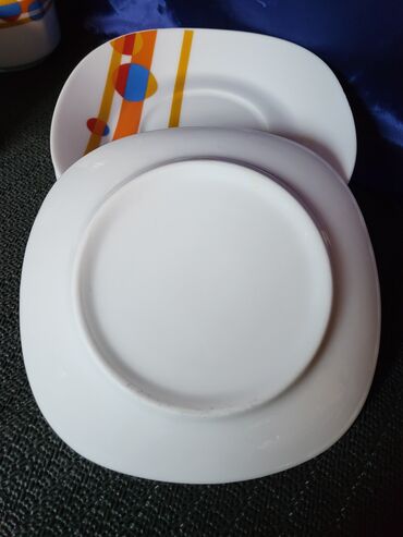 Kuhinjski setovi: Solje vintaz za kafu,caj puniji porcelan. Komada 4 u ceni. Tacne — 11