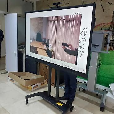 Kronşteynlər: 55 leddən 100 ledə kimi Televizorlar üçün sürülə bilən təkərli monil — 5