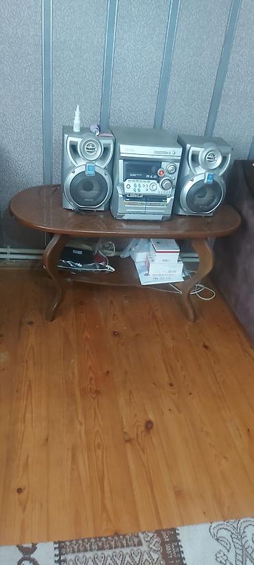 Jurnalni 
Akvarium telefon televizor altıigi