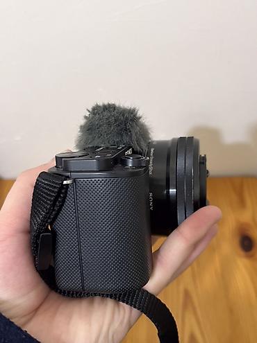 Фотоаппараты: Продам камеру Sony ZV E 10 цена: 45 000c вместе штативом (цена — 17