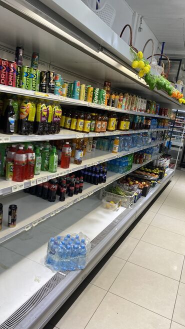 Холодильные витрины: Для напитков, Для молочных продуктов, Кондитерские, Б/у at lalafo.kg Холодильные витрины: Для напитков, Для молочных продуктов, Кондитерские, Б/у