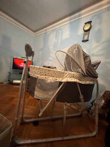 Nənnilər: Elektrikli beşik/ayaqlı körpə beşiyi - Sallaq konstruksiyalı möhkəm — 3