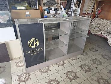 parfum vitrine: Şüşə vitrin-barmaq masası - Material: ön və yan panellər temperli — 3