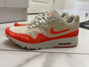 Women's Sneakers and athletic shoes: Кроссовкалар, 37, Nike, Колдонулган, түсү - Саргыч боз, Өзү алып кетүү