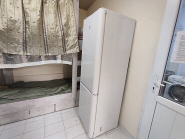 Ванны: Холодильник Indesit, Б/у, Однокамерный, 60 * 180 * 50