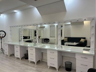 masa və otracaqlar: LALA ¹⁵⁵¹. Salon üçün güzgülü masa 4lü 450 azn. İstifadə edilməyib