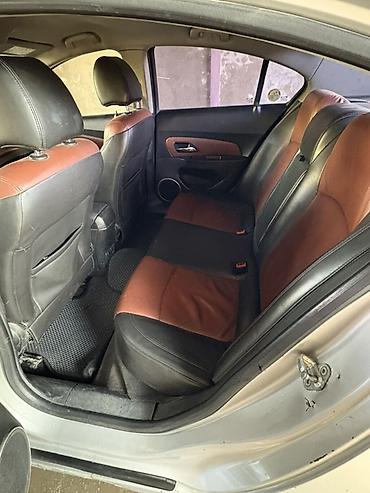 Oldsmobile: Chevrolet Cruze: 2010 г., 1.8 л, Автомат, Бензин, Седан — 7