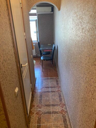 Uzunmüddətli kirayə mənzillər: 28 mayda yaxınlığında amerika səfirliyinə yaxın 5 mertebeli binanın — 25