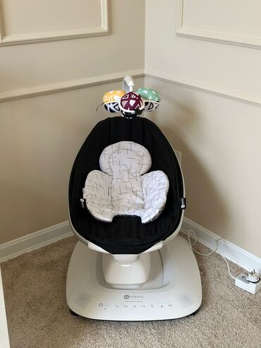 Nənnilər: 4 moms Mamaroo. Yeni nəsil versiyadır.Azərbaycanda yoxdur.Amerikadan