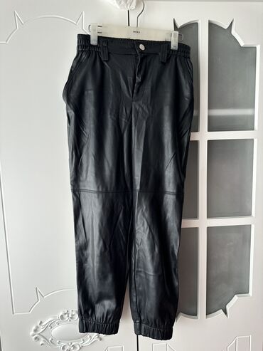 yay ucun salvarlar: Брюки Bershka, S (EU 36), M (EU 38), цвет - Черный