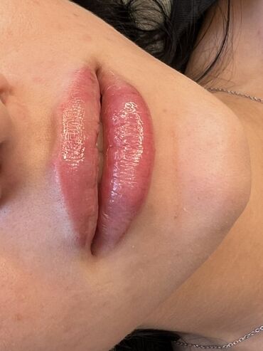 Косметика: Процедура перманентного макияжа губ позволяет придать губам желаемый — 56