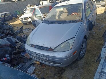 дом меняю: Ford Focus: 2002 г., Седан