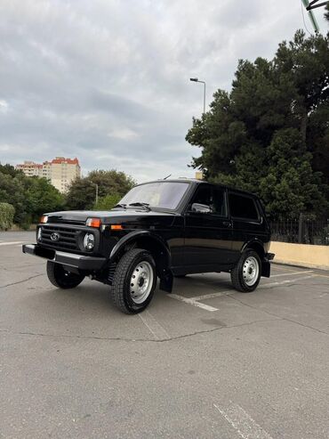niva qapi uzluyu: VAZ (LADA) 4x4 Niva: 1.7 l | 2024 il 1680 km Universal